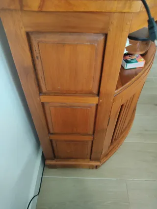 Mueble TV Colonial con Botellero