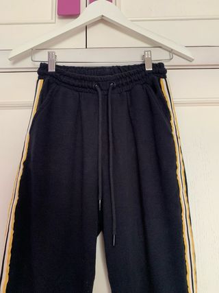 Pantalones azul marino con rayas