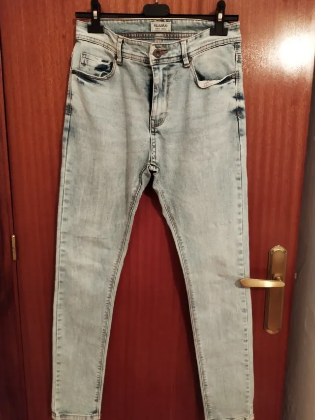 Pantalones vaqueros Pull&Bear desgastados