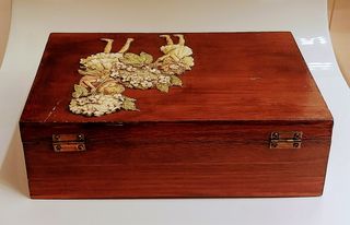 Cofanetto in legno decorato a mano