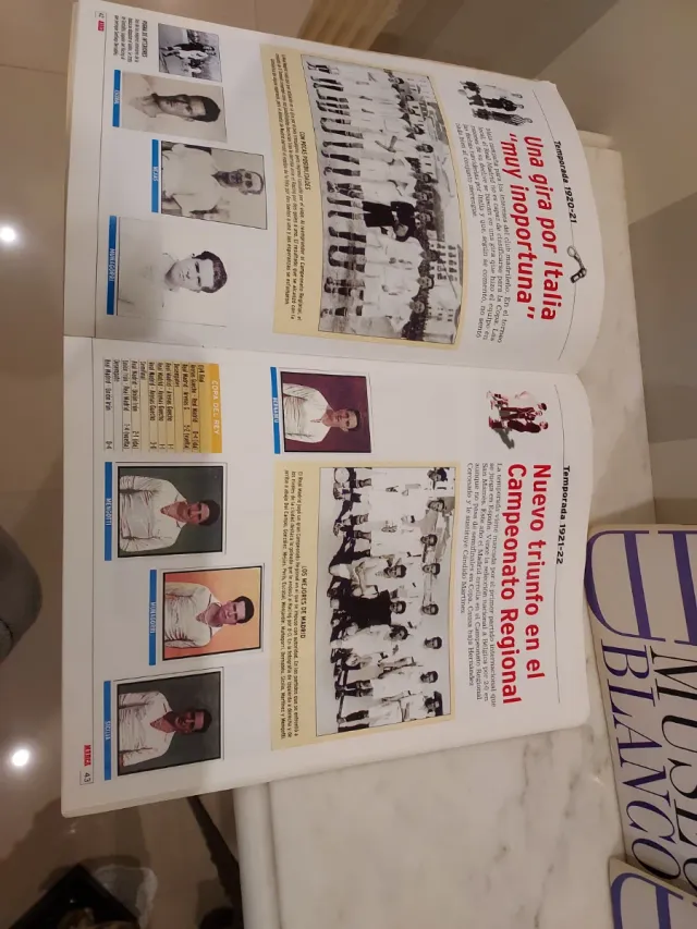 Tres albunes de cromos del real Madrid Museo Blanc