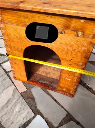 Caseta de madera para perro