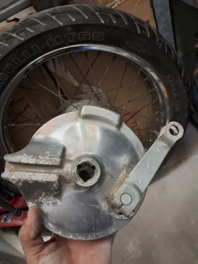 Rueda Trasera 18" Yamaha SR 250 Special