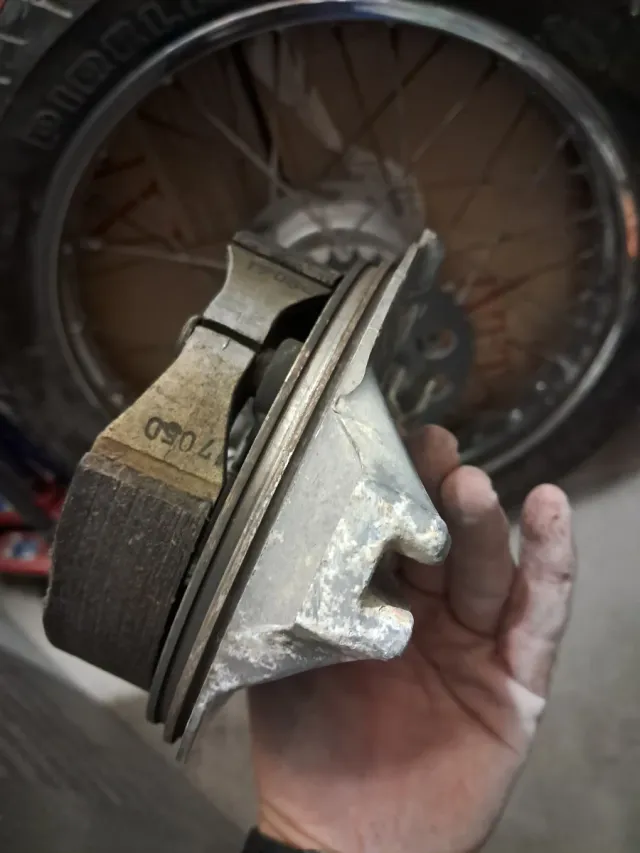 Rueda Trasera 18" Yamaha SR 250 Special