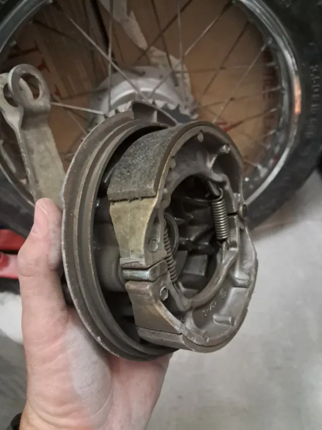 Rueda Trasera 18" Yamaha SR 250 Special