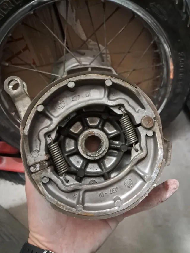 Rueda Trasera 18" Yamaha SR 250 Special