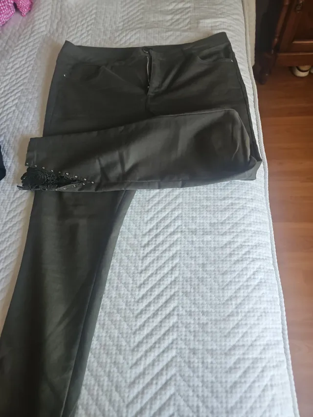 Pantalón Eloy con detalle