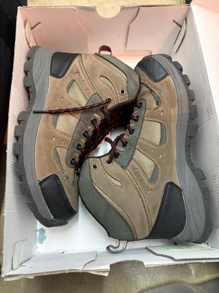 Botas de montaña para hombre. Talla 42