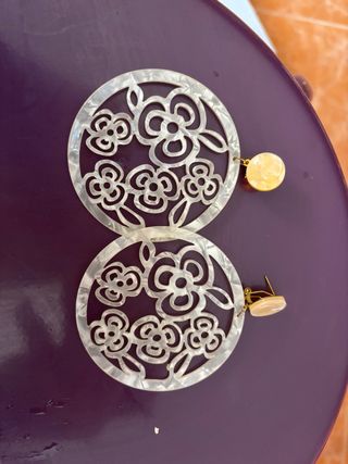 Pendientes Flamenco Flor Dorados Blancos