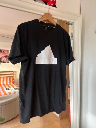 Camiseta Adidas Negra Logo Blanco