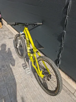 Bicicleta DH Commencal Supreme 24 Niños