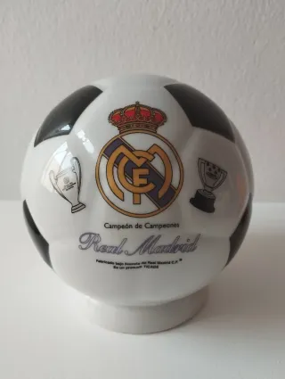 Lote Real Madrid: hucha y botijo .