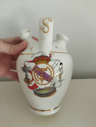 Lote Real Madrid: hucha y botijo .