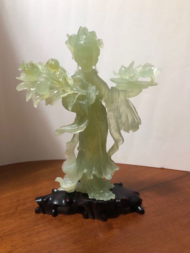 Statua cinese in giada