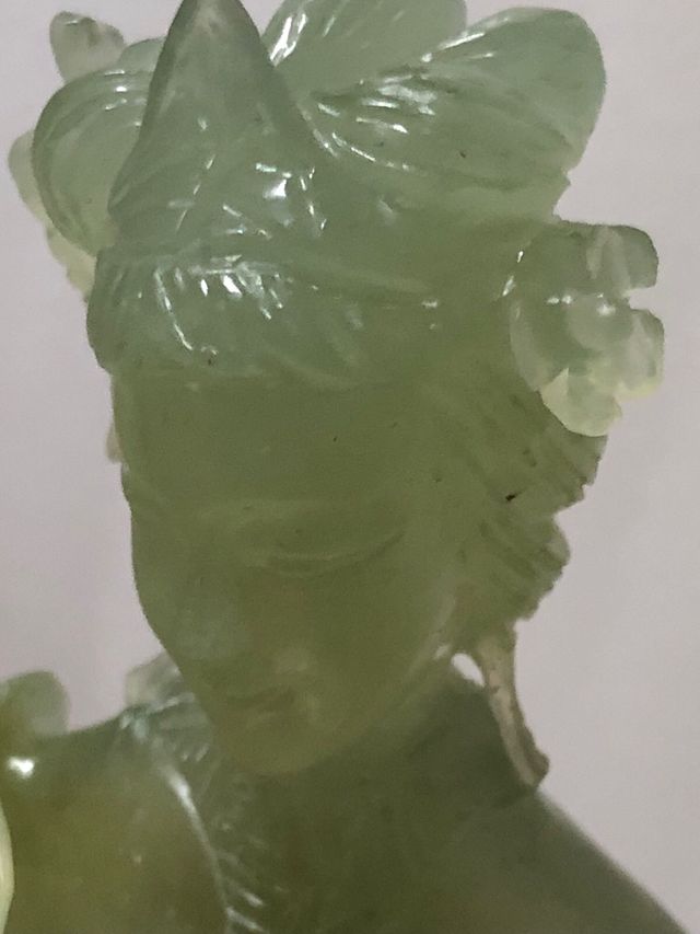 Statua cinese in giada