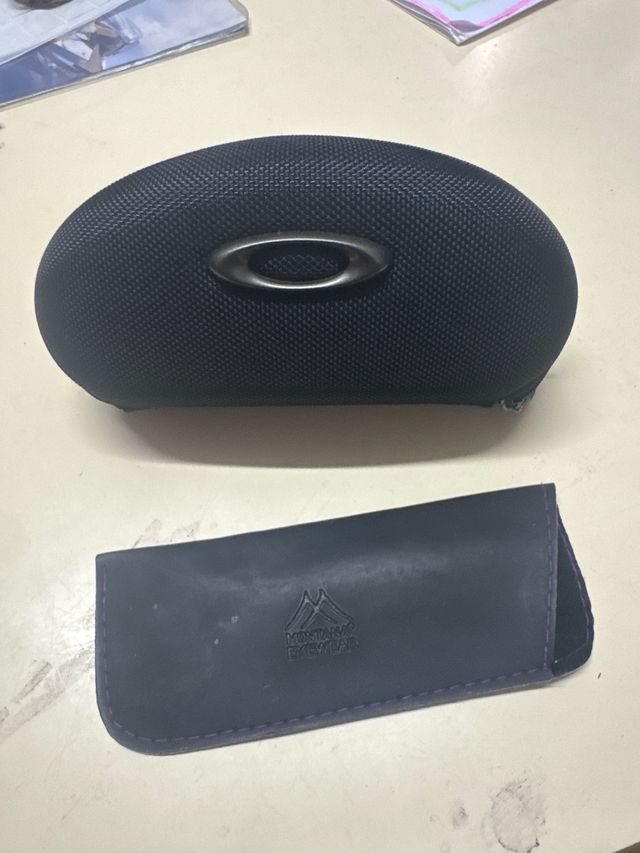 Funda de gafas rígida negra