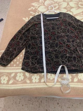 Camiseta estampada con brillos