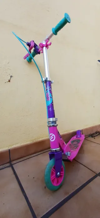 Patinete infantil rosa y morado