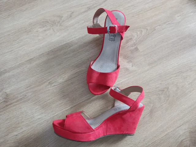 Cuñas rojas talla 39