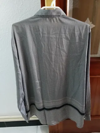 Camisa H&M Talla 44 Estampada Gris equ 42 t