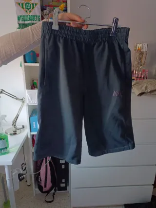 Calzona Nike Gris