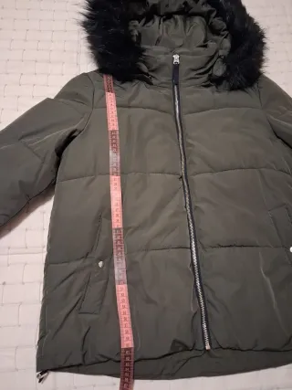 Chaquetón verde con capucha