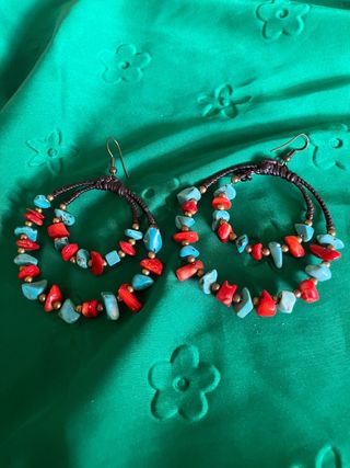 Aros de turquesa y coral