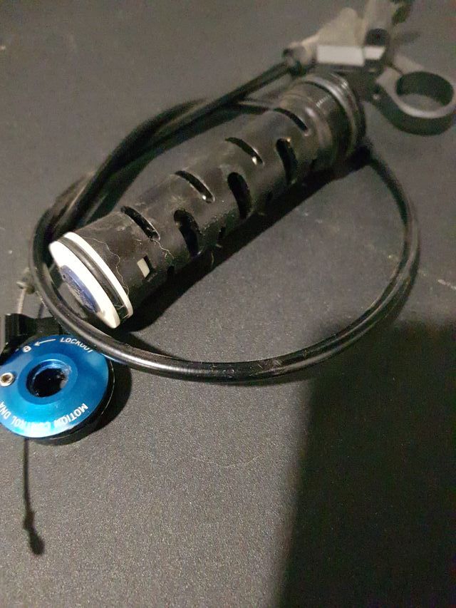 Accesorio Kit RockShox SID bloqueo remoto mando