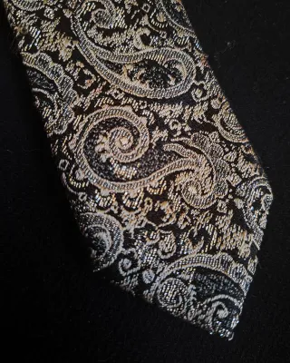 Cravatta argento vintage seta