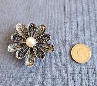 Anillo Flor Perla y Circonitas Azules