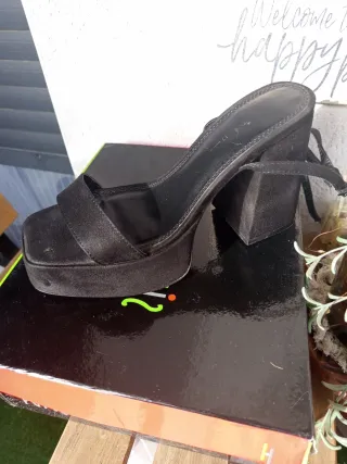 Sandalias plataforma tacón ancho negras