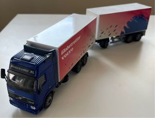 Camión Volvo FH-16 520 XL Globetrotter 1/50