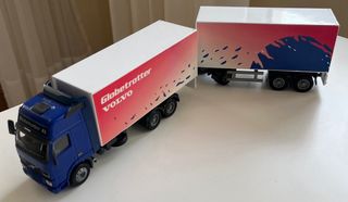 Camión Volvo FH-16 520 XL Globetrotter 1/50