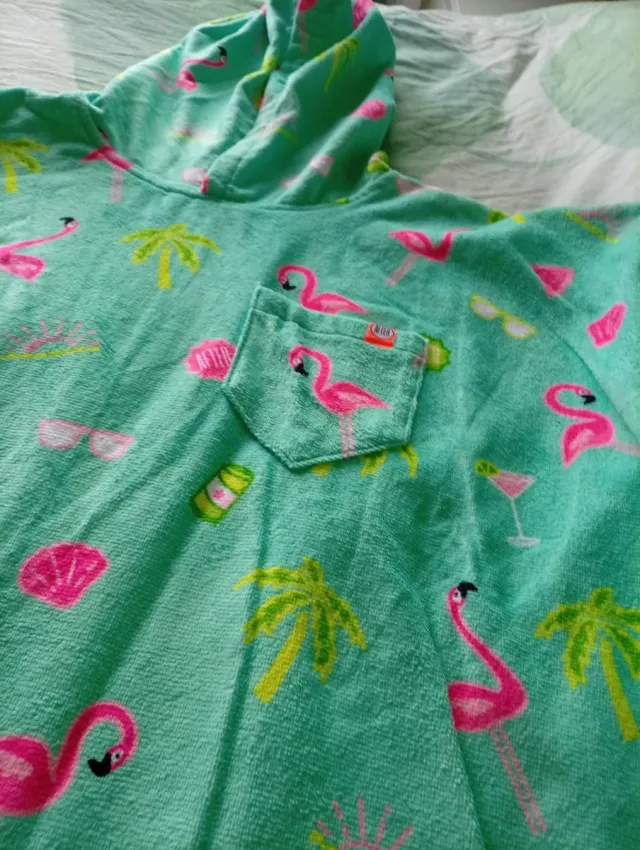 Toalla poncho con capucha flamencos