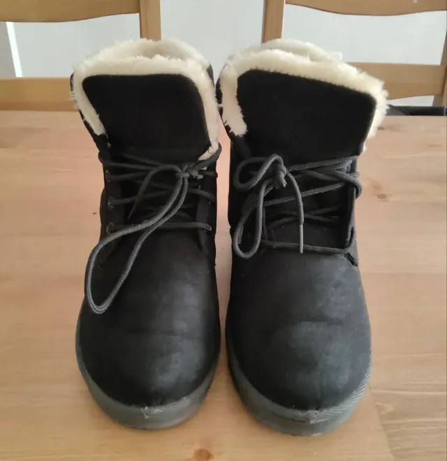 Botas negras calentitas con pelo