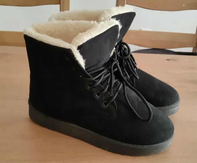 Botas negras calentitas con pelo