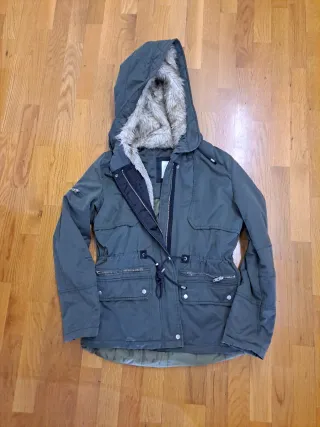 Chaqueta/ chaqueton verde con capucha