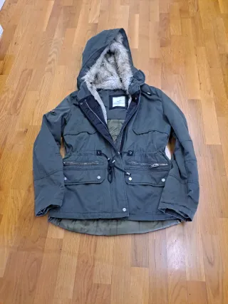 Chaqueta/ chaqueton verde con capucha