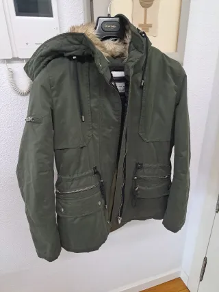 Chaqueta/ chaqueton verde con capucha