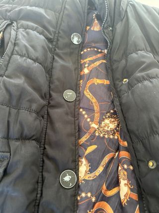 Abrigo largo de plumas negro