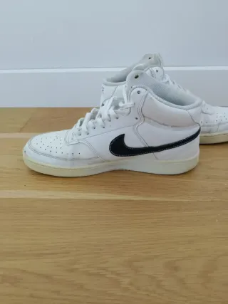 Zapatillas Nike Blancas y Negras