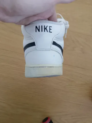 Zapatillas Nike Blancas y Negras