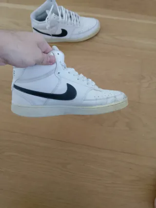 Zapatillas Nike Blancas y Negras