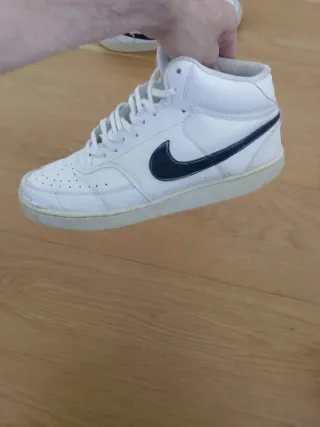 Zapatillas Nike Blancas y Negras