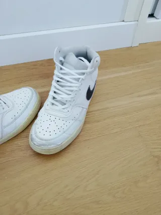 Zapatillas Nike Blancas y Negras