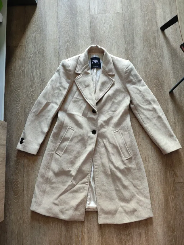 Abrigo elegante Zara mujer beige