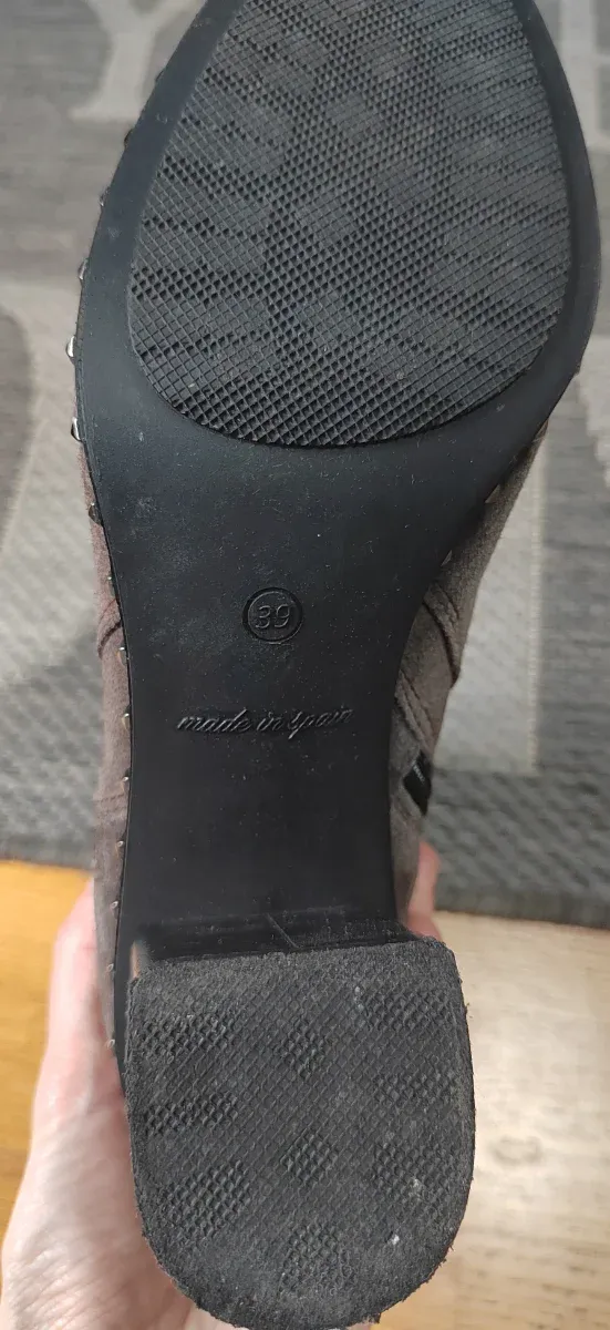 Botines Alpe gris acabado desgastado