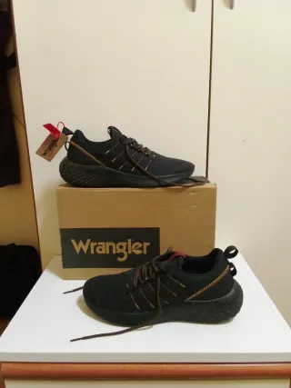 Scarpe da uomo Wrangler nere taglia 42