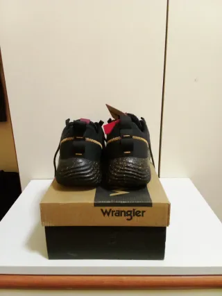 Scarpe da uomo Wrangler nere taglia 42