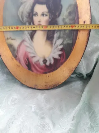 Dipinto donna su legno dorato